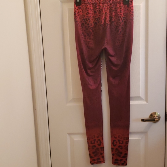 🤯3/$12 Seductions White Tiger Leggings Red Size S - Picture 4 of 6